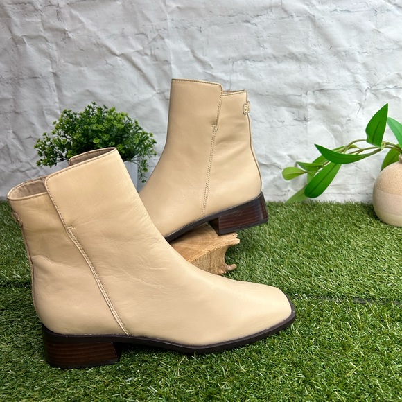 Sam Edelman Thatcher Eggshell Side Zipper Square Toe
Low Block Heel Boots size 6 - Picture 15 of 16